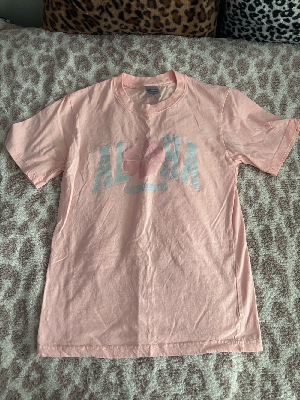 pink “aloha state of mind” t shirt